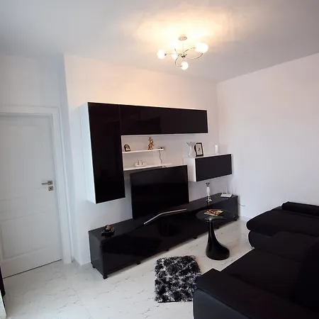 Zev Imperia Apartament Mamaia Nord アパート