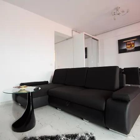 Zev Imperia Apartament Mamaia Nord アパート